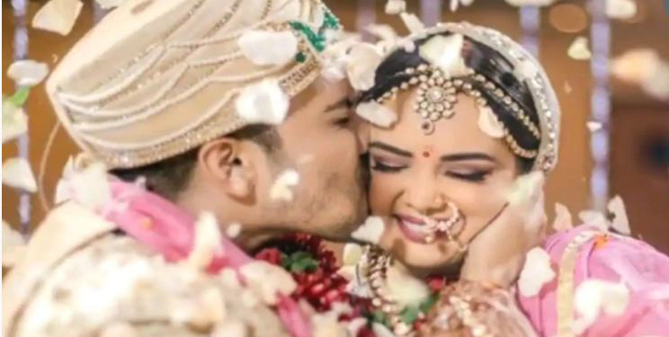 রিসেপশন মাতিয়ে দিলেন আদিত্য