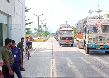 বেনাপোল স্থলবন্দরে দুর্ণিতির মহাৎসব, আসছে ঘোষণা বর্হিভূত মালামাল অবৈধ দ্রব্য