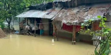 বাংলাদেশে মৌসুমী বায়ুর তাণ্ডব বন্যা-পাহাড় ধসে ৪৪ প্রাণহানি