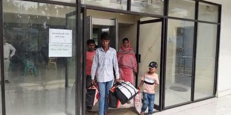 বাংলাদেশি সন্দেহে সীমান্ত দিয়ে পুশইনের শিকার বীরভুমের সুইটি বিবি অবশেষে ফিরলো