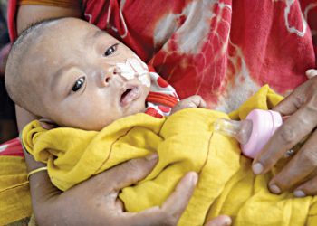 বাংলাদেশে তিন মাসে ৭৭৯ শিশুর মৃত্যু: কেন হঠাৎ ভয়াবহ হয়ে উঠল হাম?
