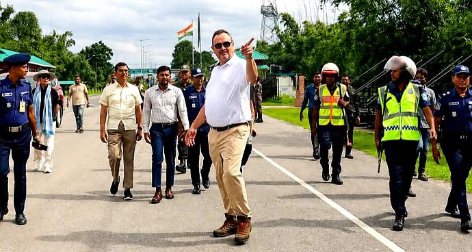 ভারত-বাংলাদেশ বাংলাবান্ধা সীমান্তে মার্কিন রাষ্ট্রদূত, ঘুরে দেখলেন স্থলবন্দর ও জিরো পয়েন্ট