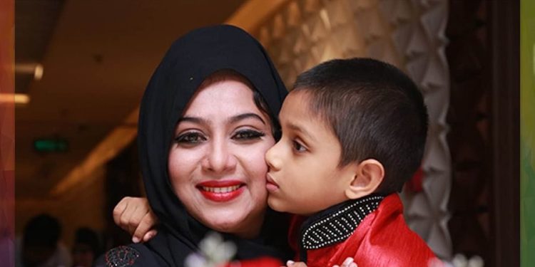 Shabnur is crying for her son, leaving the hospital at home