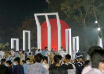 Tribute to the language martyrs in the first morning with limited arrangements