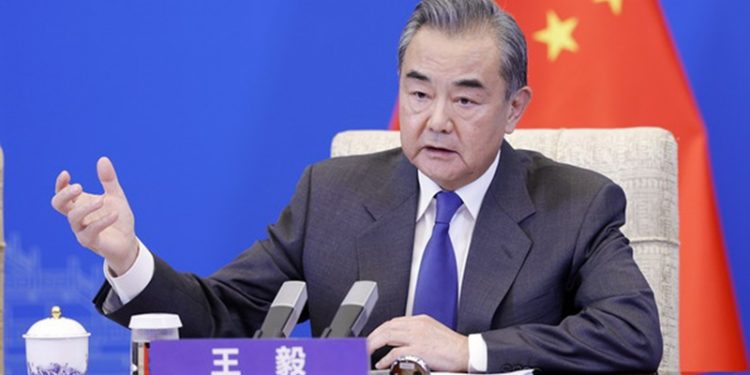 Chinese, Ukrainian FMs hold phone talks 