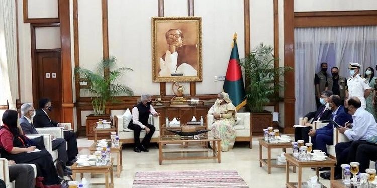 Sheikh Hasina stresses increasing connectivity with India for mutual benefits