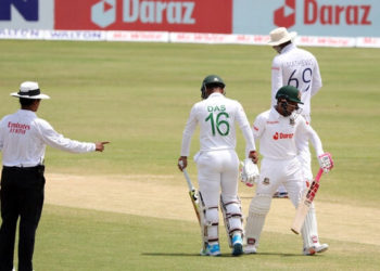 Bangladesh shot out for 465, taking 68 runs lead