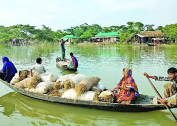 The water is rising again in the rain, fear