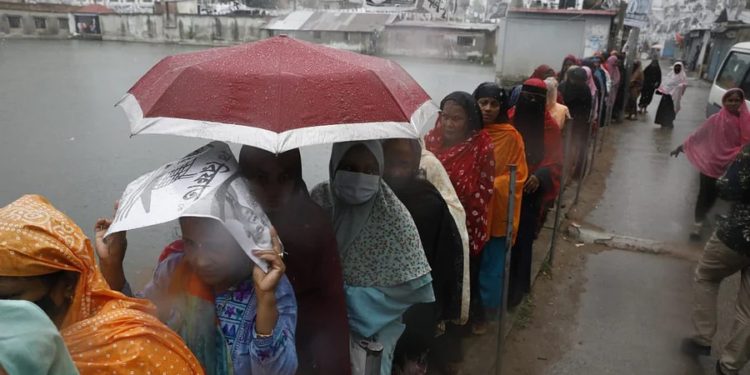 Voters rushing in the sudden rain, suffering