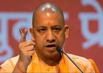 Threat to blow up Yogi Adityanath with bombs