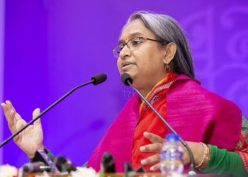 The instruction of the Minister of Education to manage educational institutions within the rules