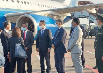Chinese foreign minister Wang Yi arrives in Bangladesh