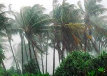 Low pressure at sea, warning number 3 in ports