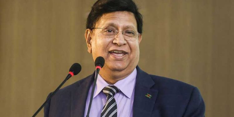 The Foreign Minister is going on a UK-US tour with the Prime Minister