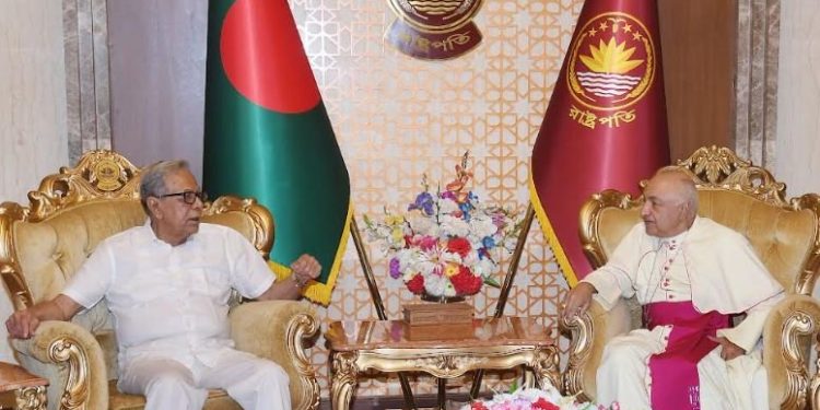 Diplomatic corps dean pays farewell call on President