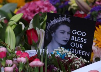 Queen Elizabeth II begins solemn final journey