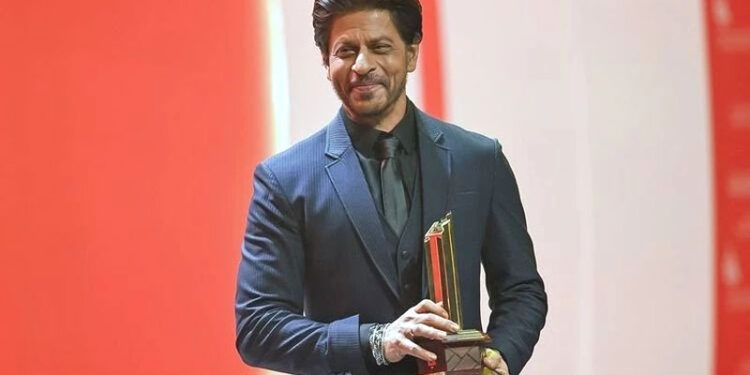 Shah Rukh Khan was honored with the award in Sharjah