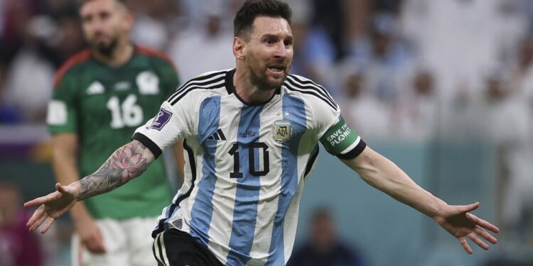 Messi goal helps keep Argentina World Cup hopes alive