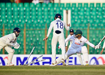 Hopes of a world record win faded in the late afternoon
