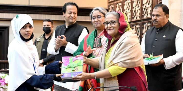 PM launches nationwide free textbook distribution
