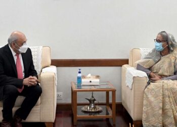 PM seeks WHF’s cooperation in basic medical science research