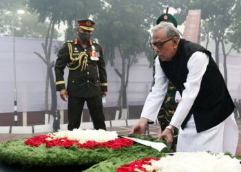 President pays homage to martyred intellectuals