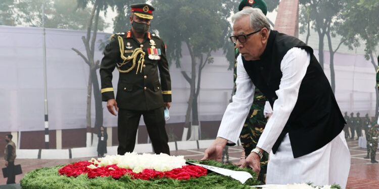 President pays homage to martyred intellectuals