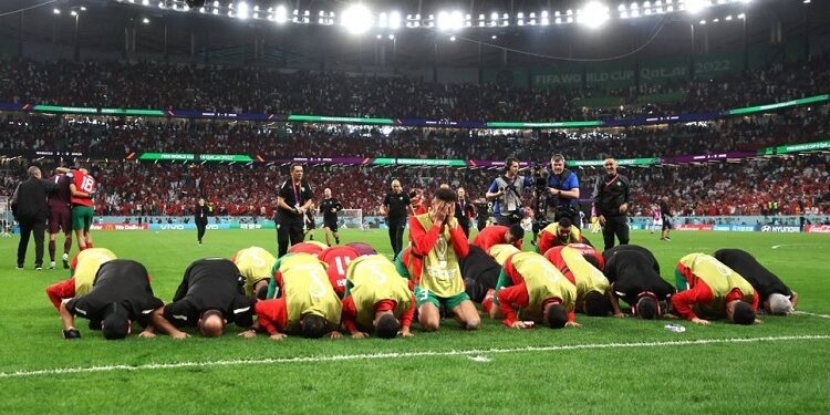Moroccan footballers thanked God by prostrating