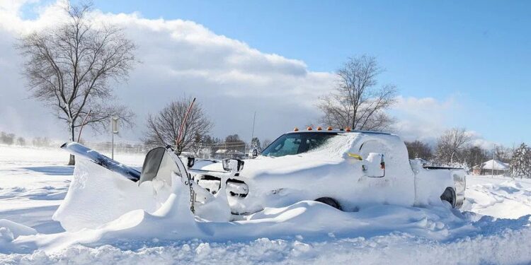 Deadly blizzard rises to 32 in US