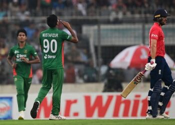 3 rd T20 : Bangladesh clean sweep England 3-0