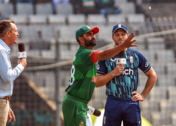 Bangladesh bat first in 1st ODI against England