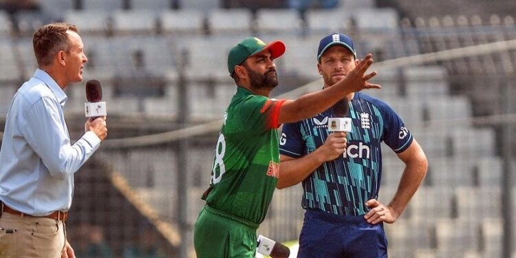Bangladesh bat first in 1st ODI against England