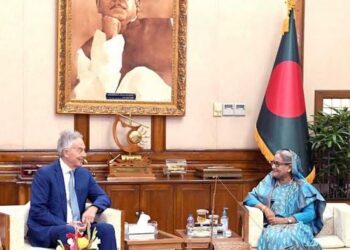 PM has breakfast meeting with Tony Blair