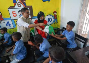 Indian High Commissioner Pranay Verma visits Bidyanando Foundation in Bangladesh