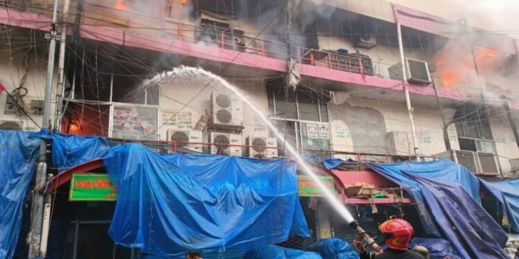 200 shops gutted, 30 injured in New Super Market fire