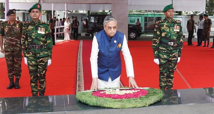 President pays homage to Bangabandhu at Dhanmondi