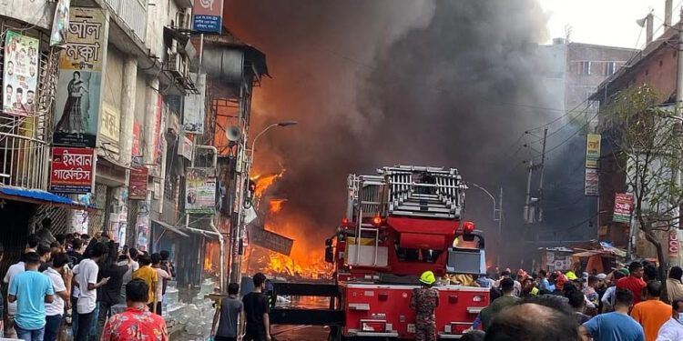 Massive fire breaks out at Bangabazar in Bangladesh
