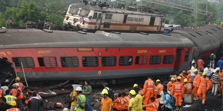 More than 280 dead, hundreds hurt in India triple train crash