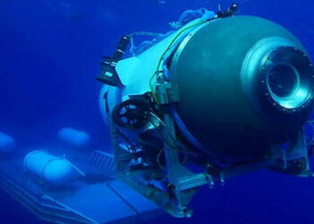 Rescuers embark on all-night race to save Titanic sub crew