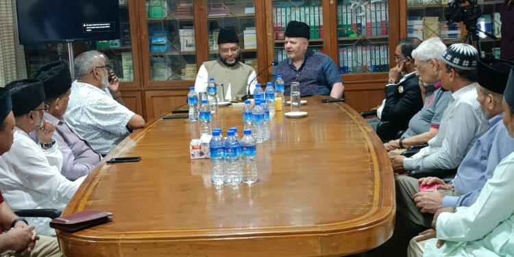 ICC Chief Prosecutor Karim Khan visits Ahmadiyya Muslim Jamaat, Bangladesh office