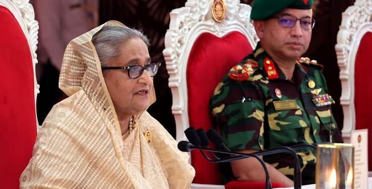 PM lauds armed forces for standing by people at home and abroad