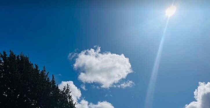 Mild heat wave sweeping over country’s northern, north-western parts