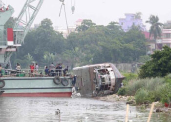 Drowning water bus rescued in Buriganga