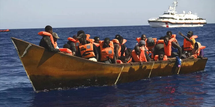 41 migrants die in shipwreck off Italy