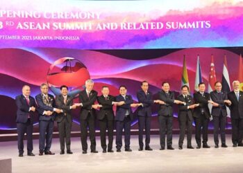 President joins ASEAN Summit in Indonesia