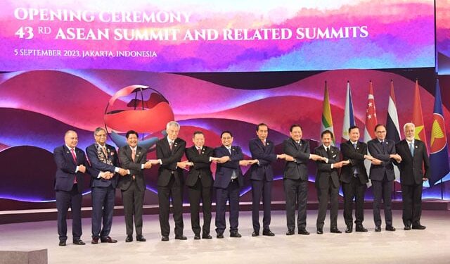President joins ASEAN Summit in Indonesia