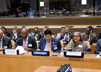 PM for reorganising financial system to overcome global economic crisis