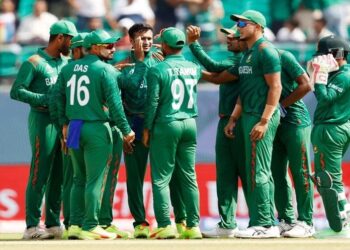 Bangladesh won the toss and fielded Sheikh Mehdi in place of Mahmudullah