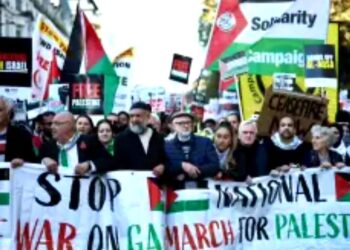 300,000 stage pro-Palestinian rally in London