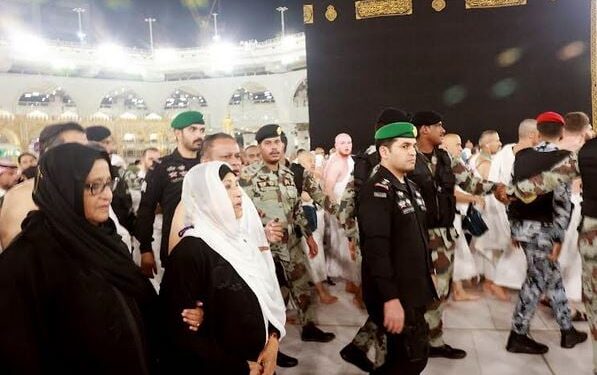 PM performs Umrah